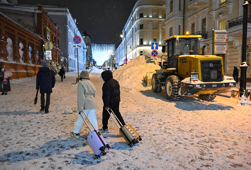 Последствия снегопада в Москве