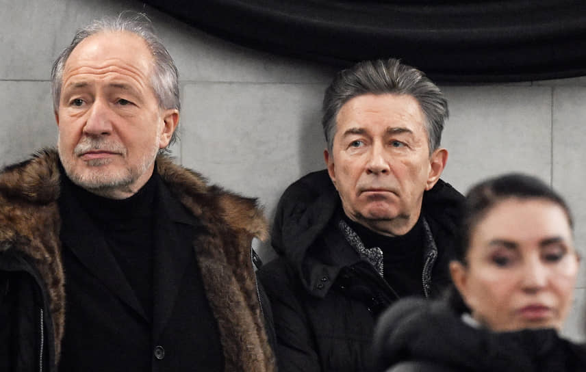 Певец Валерий Сюткин (в центре)