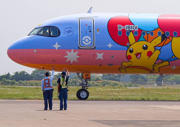 Самолет Pokemon Pikachu Jet Airbus A321neo тайванской авиакомпании China Airlines. Чаше всего его можно увидеть на маршруте Тайбэй—Пусан, также самолет выполняет рейсы во Вьетнам и Японию 