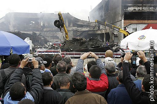 18.07.2007 Пассажирский самолет Airbus A320 потерпел крушение при посадке в аэропорту Сан-Паулу (Бразилия)