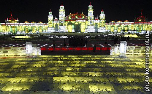 24.12.2007 В Харбине открылся ежегодный праздник ледовых и снежных скульптур 