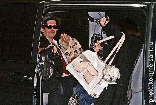 The Rolling Stones пришлись ко дворцу. 28 июля легендарная группа выступила на Дворцовой площади в Санкт-Петербурге (на фото -- гитарист Кит Ричардс) 