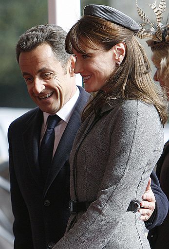 26.03.2008 Президент Франции Никола Саркози со своей супругой Карлой Бруни, прибыл в Великобританию с первым государственным визитом