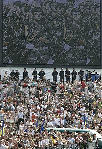 24.08.2008 Украина, День независимости. Впервые за семь лет по Крещатику прошла военная техника