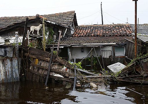 10.09.2008 На Кубе ураганы &quot;Густав&quot; и &quot;Айк&quot; разрушили более 340 тыс домов 