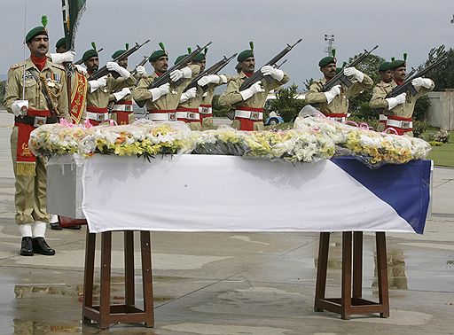 20.09.2008 Теракт с Пакистане. В результате атаки смертника, управлявшего грузовиком со взрывчаткой, разрушена гостиница Marriott. Число убитых и раненых составило сотни человек. В результате теракта погиб находившийся в гостинице в момент взрыва посол Чехии в Исламабаде Иво Здарек 