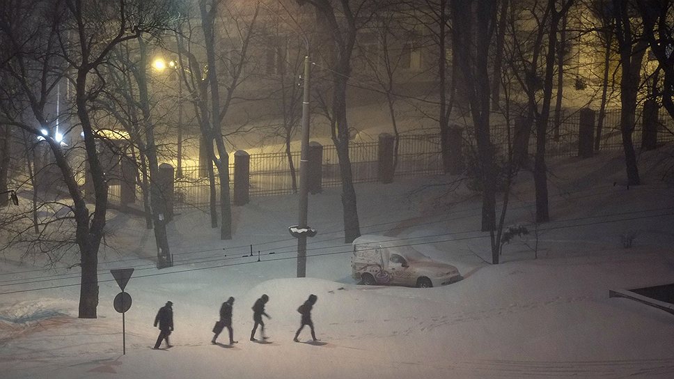 В Киеве объявлен режим ЧС из-за сильного снегопада. За сутки выпало более 40 млн тонн снега — рекордное количество за последние 100 лет