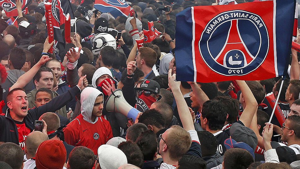 В воскресенье Paris Saint-Germain в третий раз в истории стал чемпионом Франции, обыграв Lyon (1:0). После торжественной церемонии вручения фанаты устроили беспорядки. По данным правоохранителей, задержаны более 20 человек, среди пострадавших - трое сотрудников полиции