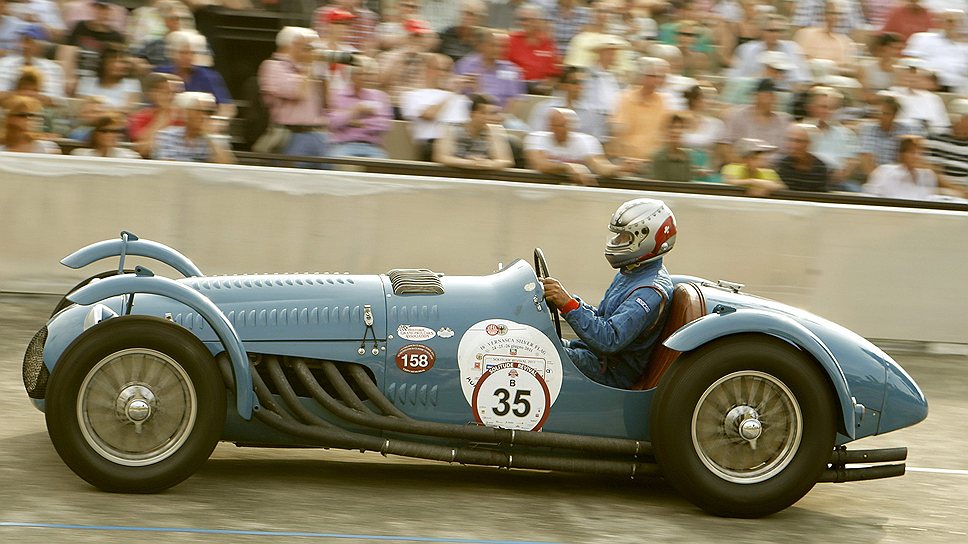 Talbot Lago T 26 GS Le Mans 1948 года проезжает мимо трибун на велотрассе в Эрликоне. После того, как в 1958 концерн SIMCA поглотил производителя этих машин, они перестали пользоваться успехом