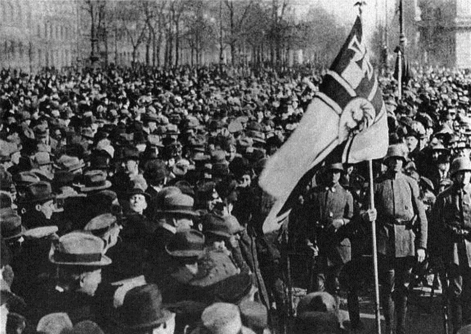 1951 год. Начало выплат послевоенных репараций евреям, за это решение проголосовал бундестаг Германии