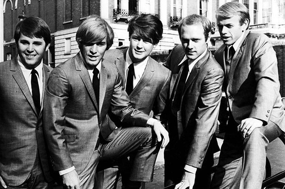 1961 год. Американская группа The Beach Boys выпустила свой первый сингл Surfin