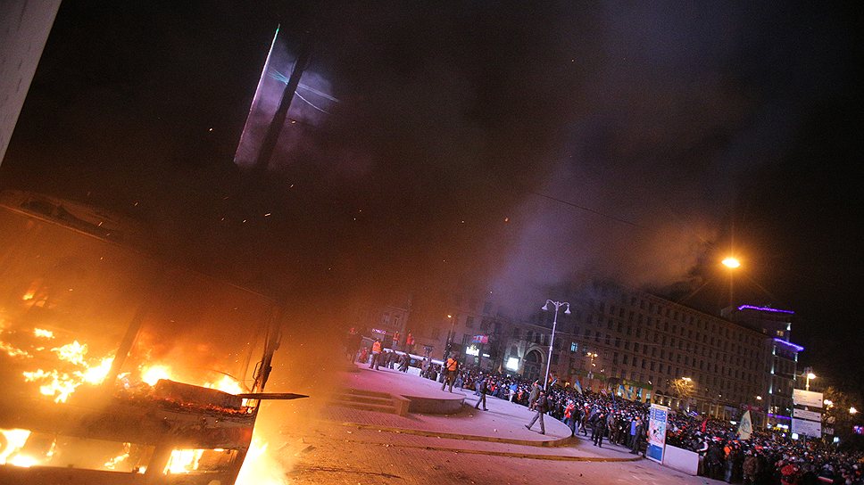 В Киеве на улице Грушевского произошли столкновения митингующих с правоохранителями