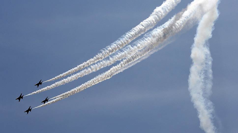 «Черные орлы» военно-воздушных сил Республики Корея во время Singapore Airshow 2014