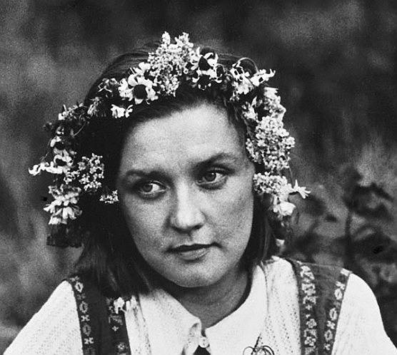 1942 год. Родилась актриса Вера Алентова, которая стала популярна благодаря главной роли в фильме "Москва слезам не верит" 