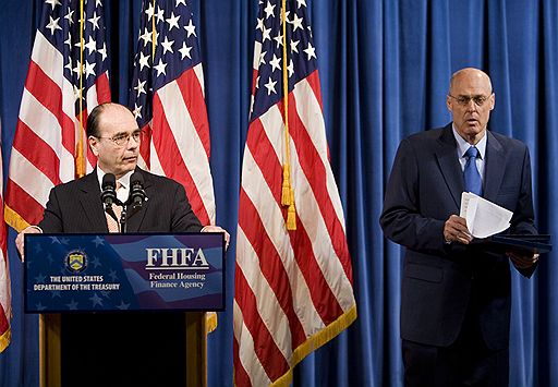 Министр финансов США Генри Полсон и директор федерального агентства финансирования жилищного строительства (FHFA) Джеймс Локхарт