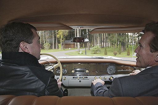 Дмитрий Медведев поразил Арнольда Шварценеггера перспективами развития России