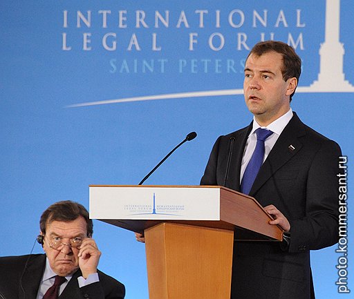 В ходе вчерашней открытой дискуссии в Петербурге Дмитрий Медведев признал, что Россия &amp;quot;не исключает для себя изменений в системе обжалования судебных решений&amp;quot;