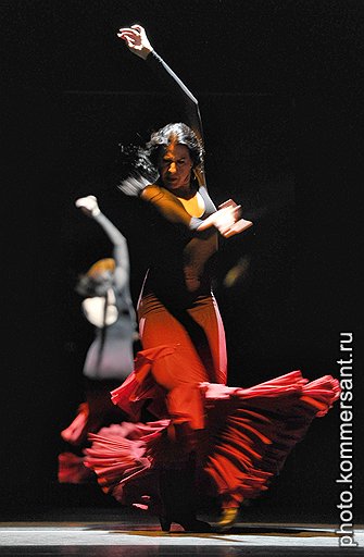 Завершающим штрихом &amp;quot;Автопортрета&amp;quot; Марии Пахес стал ее ураганный танец с мантоной