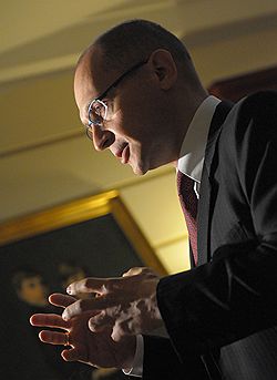 Глава Федерального агентства по атомной энергии (Росатом) Сергей Кириенко  