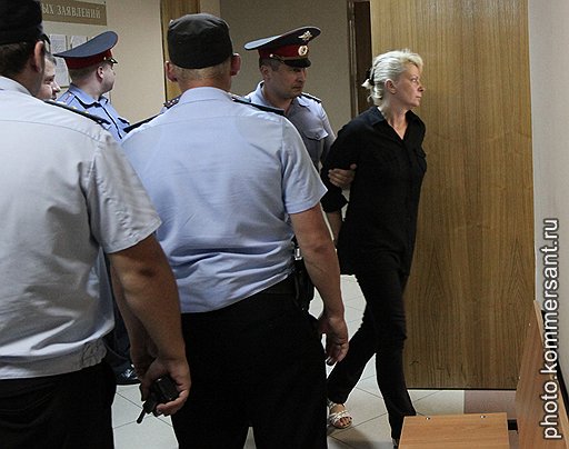 Для арестованных Светланы Инякиной (на фото) и Якова Ивашова следствие пока не может сформулировать обвинение 
