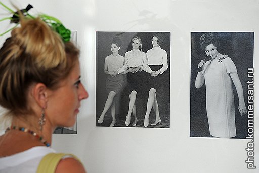 Камерная выставка в петербургском ЦПКиО рассказывает больше о женских характерах, чем о моде