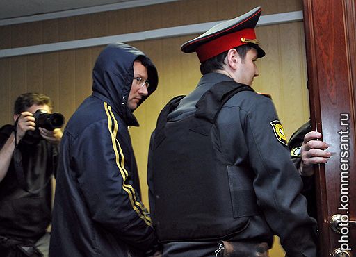 Суд счел, что экс-чиновники ФМС Демидов и Майоров (на фото вверху и внизу) должны находиться под следствием не в тюрьме, а на свободе