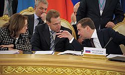 Министр экономического развития России Эльвира Набиуллина, министр промышленности и торговли России Виктор Христенко, первый заместитель председателя правительства России Игорь Шувалов, президент России Дмитрий Медведев во время заседания межгосударственного совета Евразийского экономического совета (ЕврАзЭС)