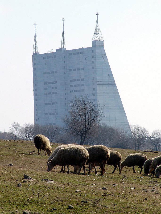 Резкое повышение для Москвы арендной стоимости Габалинской РЛС (на фото) сделало перспективы использования Россией этого объекта весьма туманными