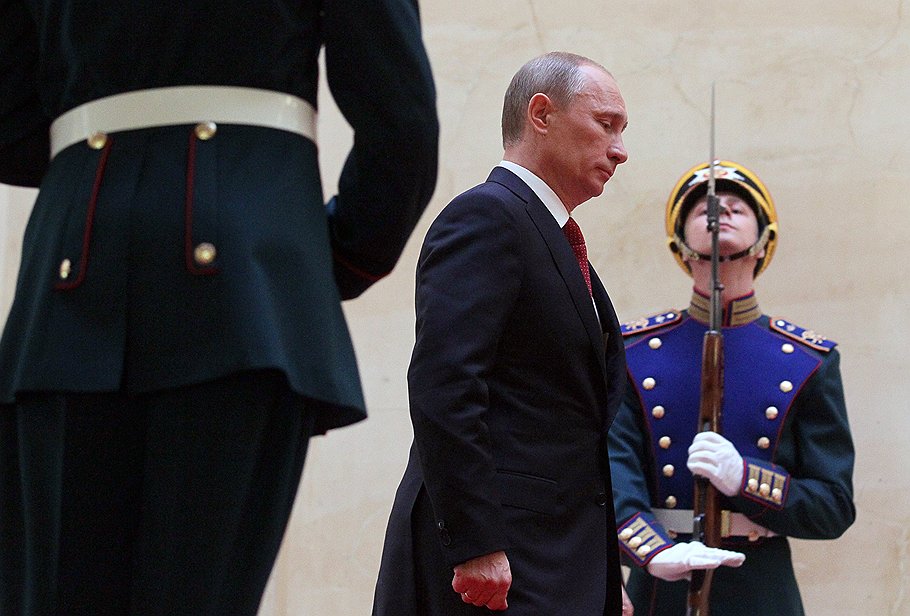 Президент России Владимир Путин 7 мая выиграл две игры — одну за пост профессионального президента РФ, другую за пост любителя хоккейной лиги 