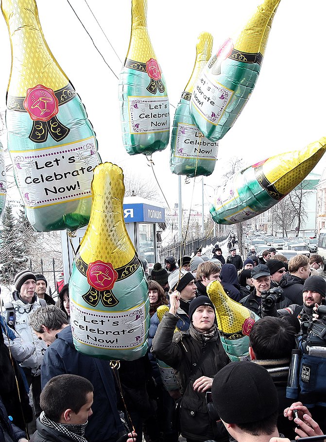 Акция против милицейского беспредела около здания МВД Татарстана