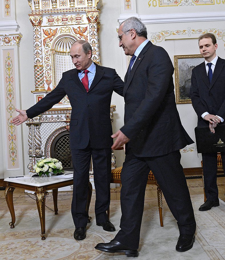 Президент России Владимир Путин предложил президенту Ливана Мишелю Сулейману помощь, от которой никто не смог бы отказаться
