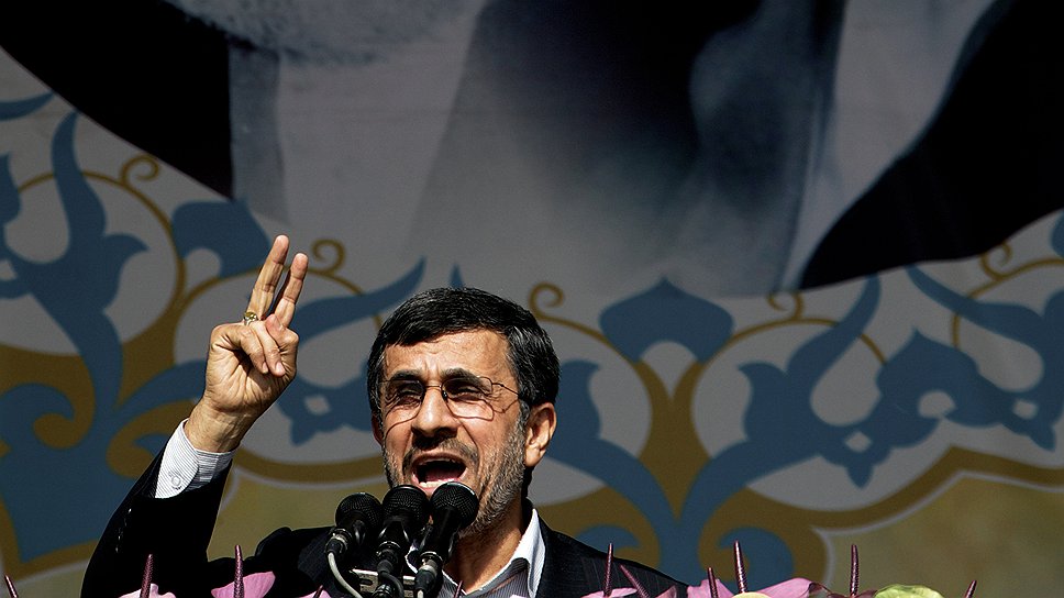 Президент Махмуд Ахмадинежад полон решимости доказать, что, несмотря на давление извне, Иран не свернет с пути, намеченного его духовными лидерами