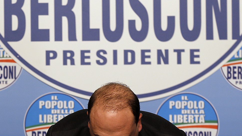 Партия Сильвио Берлускони &amp;quot;Народ свободы&amp;quot; (на фото — ее секретарь Анджелино Альфано) признала поражение от левоцентристов, но уходить в оппозицию пока не собирается