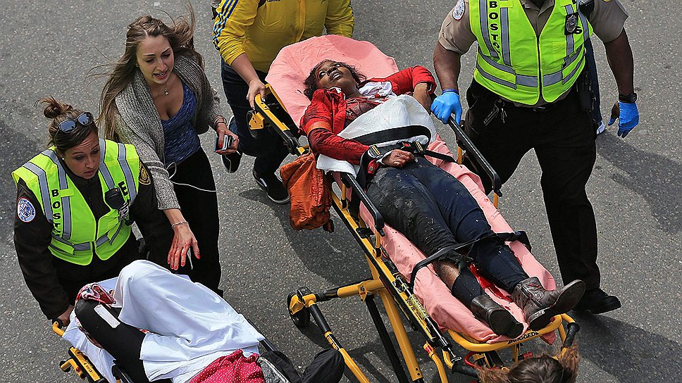 В теракте погибли трое зрителей марафона, в том числе восьмилетний мальчик, 174 раненых доставили в больницы