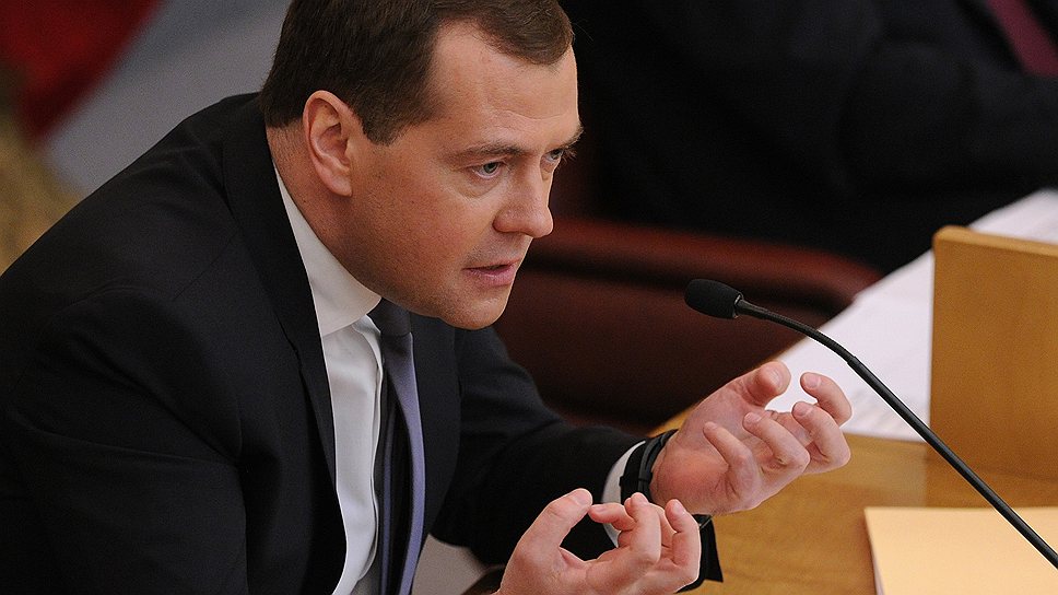 Дмитрий Медведев убеждал депутатов в том, что ситуация в экономике и контроль за правительством в его руках