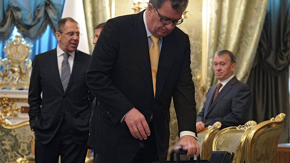 Сергей Приходько обменял один  временный портфель в Белом доме на два постоянных