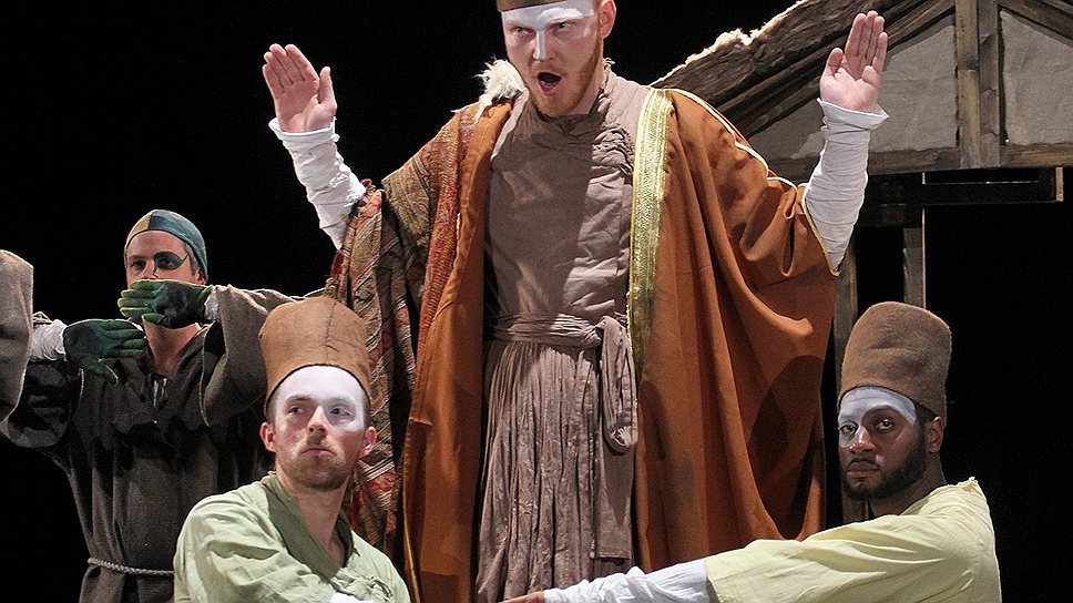 Солисты Mahagony Opera появляются в постановке &amp;quot;Блудного сына&amp;quot; во францисканских робах