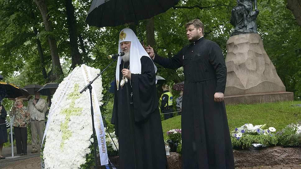 Посетив монумент Скорби, патриарх Кирилл выразил надежду, что тени прошлого не будут омрачать современные российско-эстонские отношения