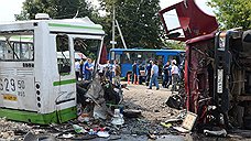 Грузовик разорвал автобус с пассажирами