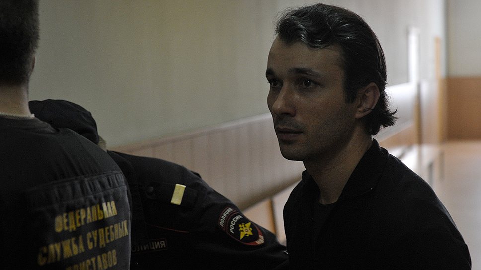 Рашиду Саутиеву (на фото), признавшему свою вину, но не сдавшего депутата, назначили три года общего режима