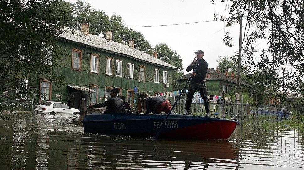 Пригород Хабаровска, левый берег реки Амур, поселок Уссурийский