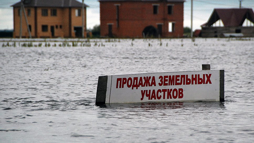 По данным МЧС, от наводнения на Дальнем Востоке пострадало более 6 тыс. жилых домов и 14,5 тыс. дачных и приусадебных участков