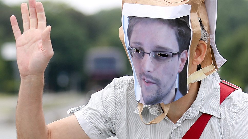 Почему Эдвард Сноуден не улетел из Москвы в Гавану