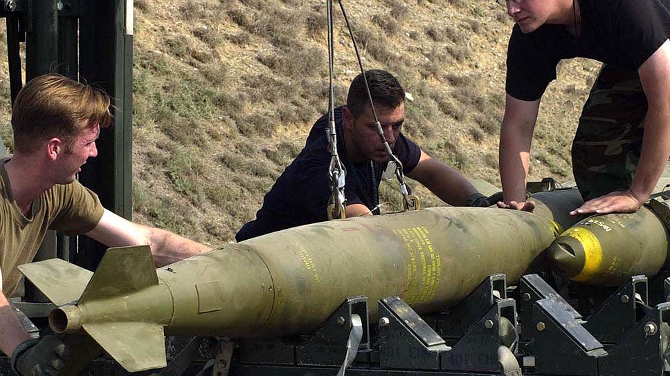Бомбить военные и государственные объекты в Сирии американцы будут, вероятно, не только с моря, но и с воздуха (на фото —  авиационные бомбы Mk-82)