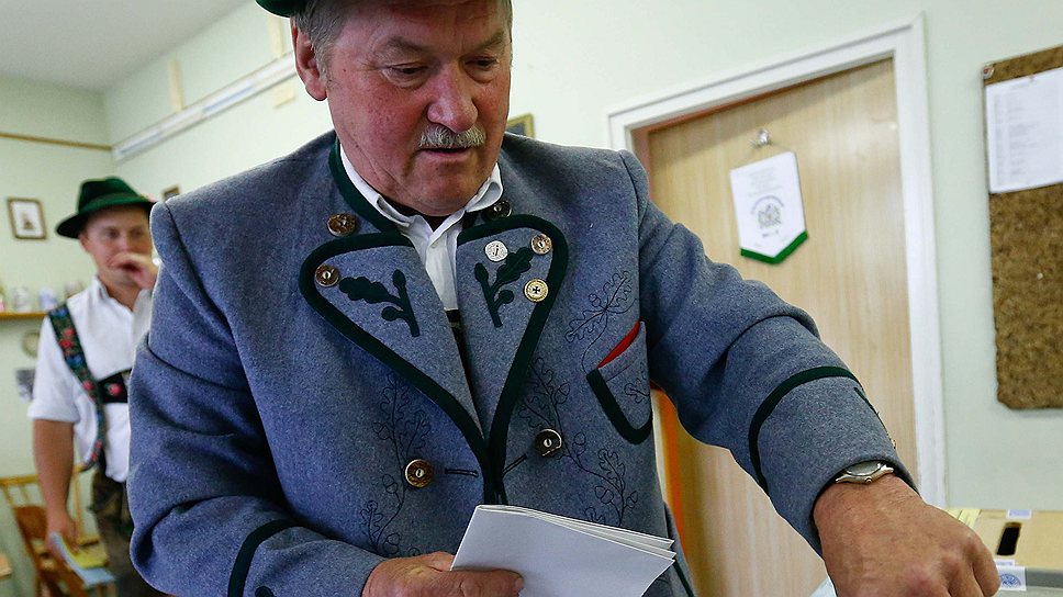 К реваншу на выборах консерваторы из ХСС готовились с тех пор, как осенью 2008 года впервые за несколько десятилетий потеряли монополию на власть и были вынуждены пригласить в правящую коалицию либералов из СвДП 