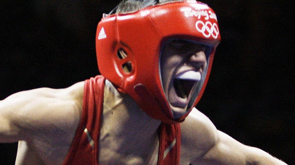 Став лучшим в любительском боксе, Василий Ломаченко решил замахнуться на профессиональный рекорд