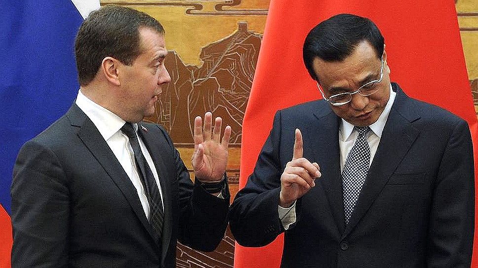 О цене энергоальянса России и Китая, который  продемонстрировали в Пекине премьер РФ Дмитрий Медведев и его китайский коллега Ли Кэцян, еще предстоит поторговаться