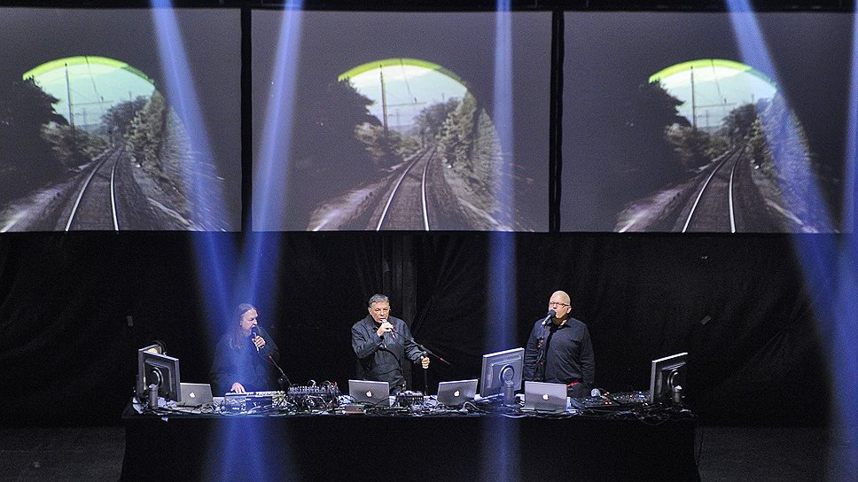 Шоу бывшего участника группы Kraftwerk Карла Бартоса в клубе P!PL отличалось от выступлений коллег повышенной человечностью