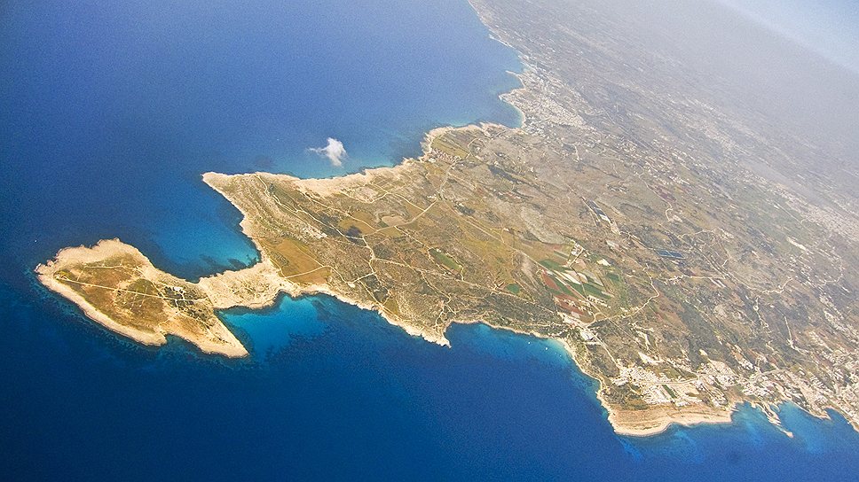 Почему Кипр не собирается из частей