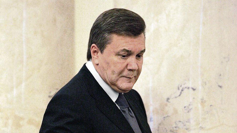 Президент Украины Виктор Янукович может пожертвовать премьером Николаем Азаровым, чтобы успокоить оппозицию и сбить волну протестов